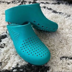 Teal Calzuro size 5-5.5